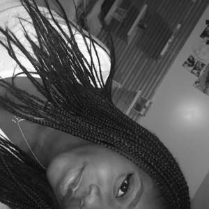 Meet your Posher, Nia